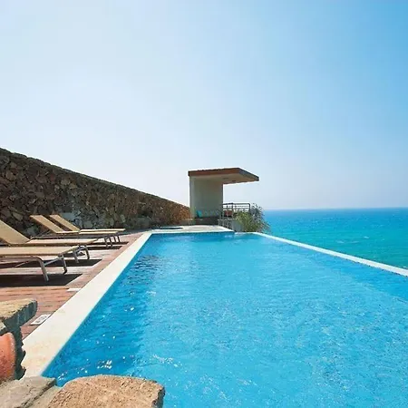 Villa Aquamarine Pomos